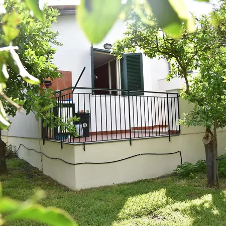Casa Dell'eucalyptus דירה אסראלה